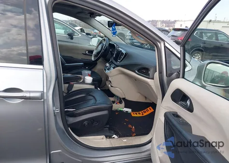 2019 Chrysler Pacifica Limited z USA, uszkodzony, nr VIN 2C4RC1GG0KR551948